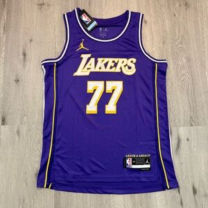 Luka Doncic Los Angeles Lakers jersey size 48 Men’s Large NWT